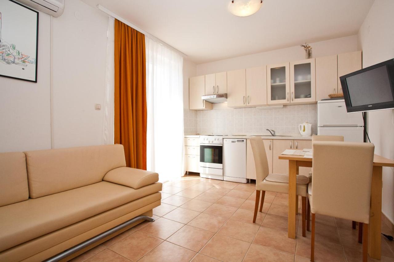 Apartments Glibo Near The Sea And Town Center! Krk Town Exteriér fotografie