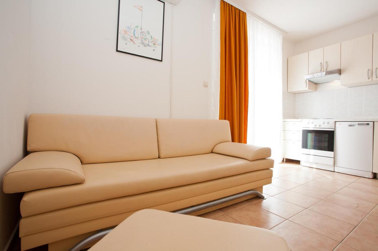 Apartments Glibo Near The Sea And Town Center! Krk Town Exteriér fotografie