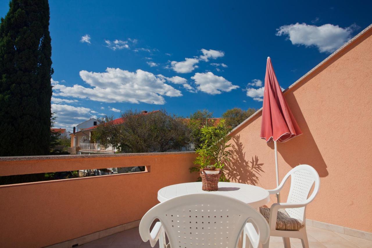 Apartments Glibo Near The Sea And Town Center! Krk Town Exteriér fotografie